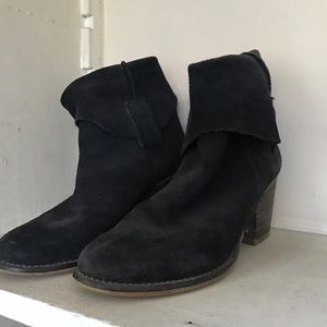 Black Steve Madden booties